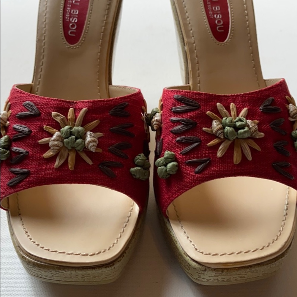 Bisou Bisou Wedge Shoes - Picture 4 of 10